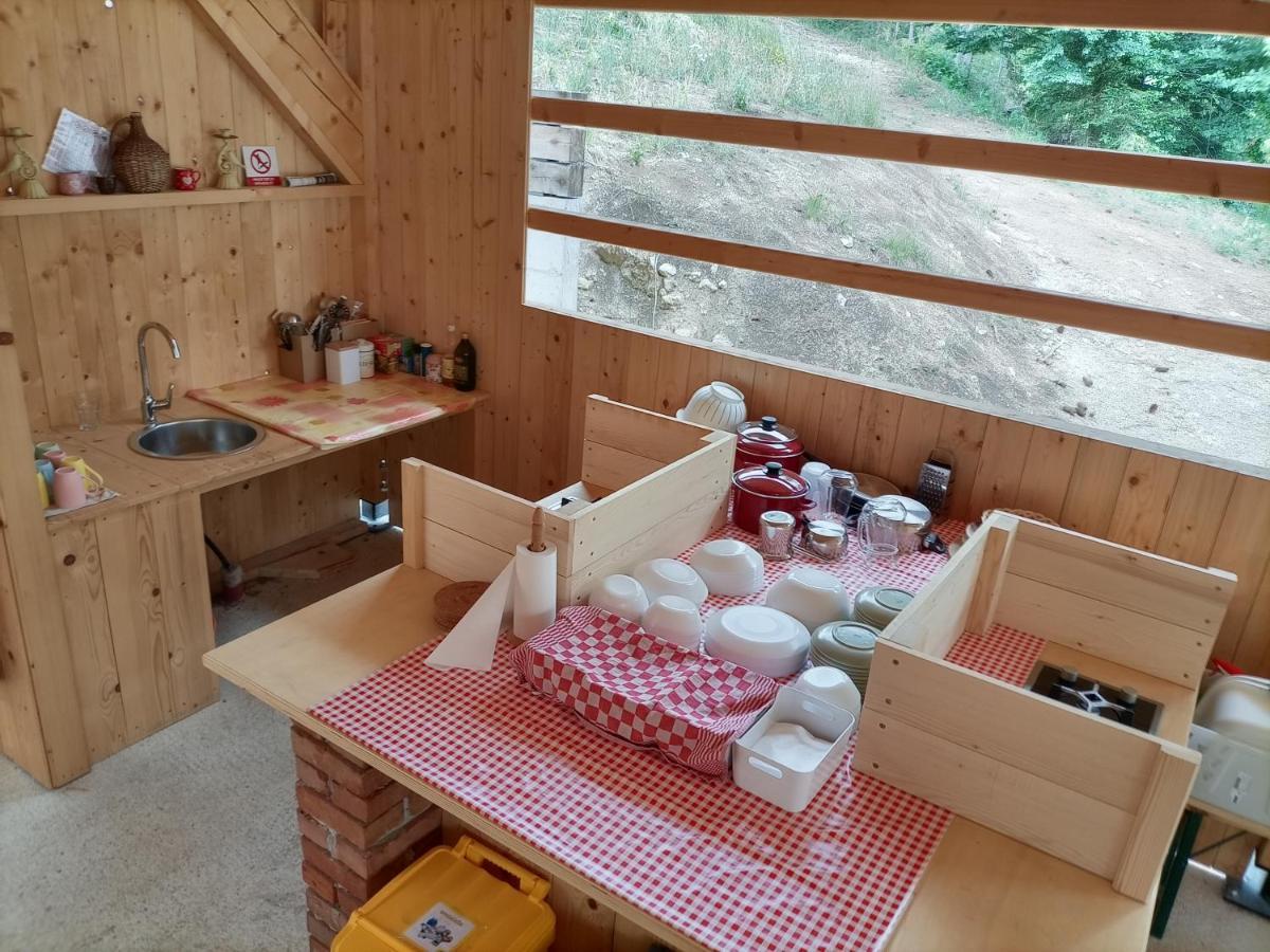 Kamp Beli gaber Hotel Stari Trg pri Lozu Bagian luar foto