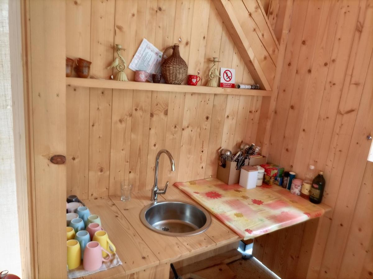 Kamp Beli gaber Hotel Stari Trg pri Lozu Bagian luar foto