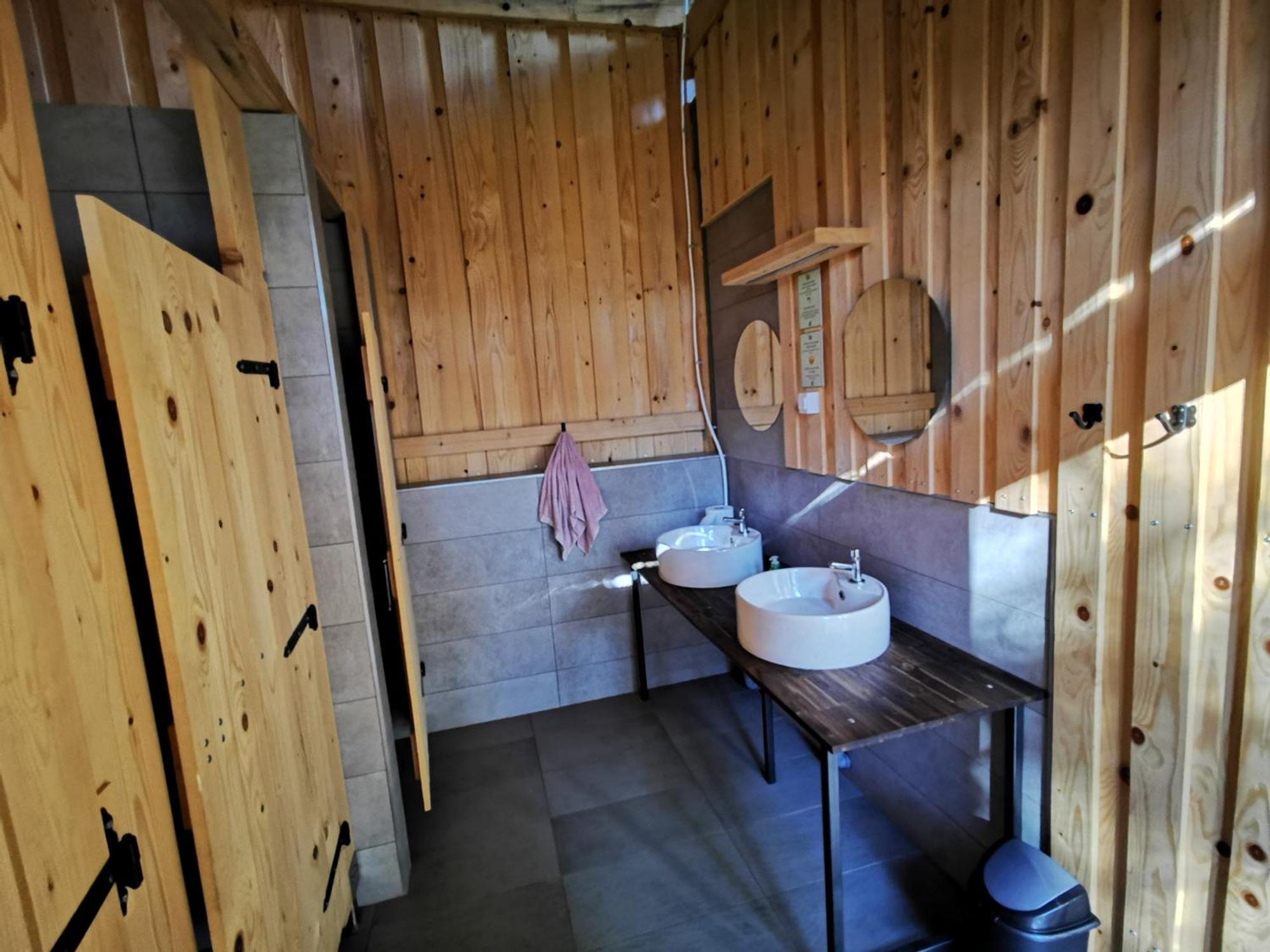 Kamp Beli gaber Hotel Stari Trg pri Lozu Bagian luar foto